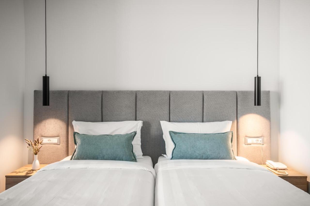 Acharavi Beach Hotel エクステリア 写真