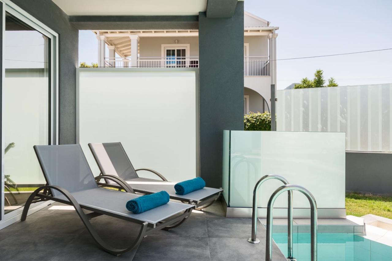 Acharavi Beach Hotel エクステリア 写真