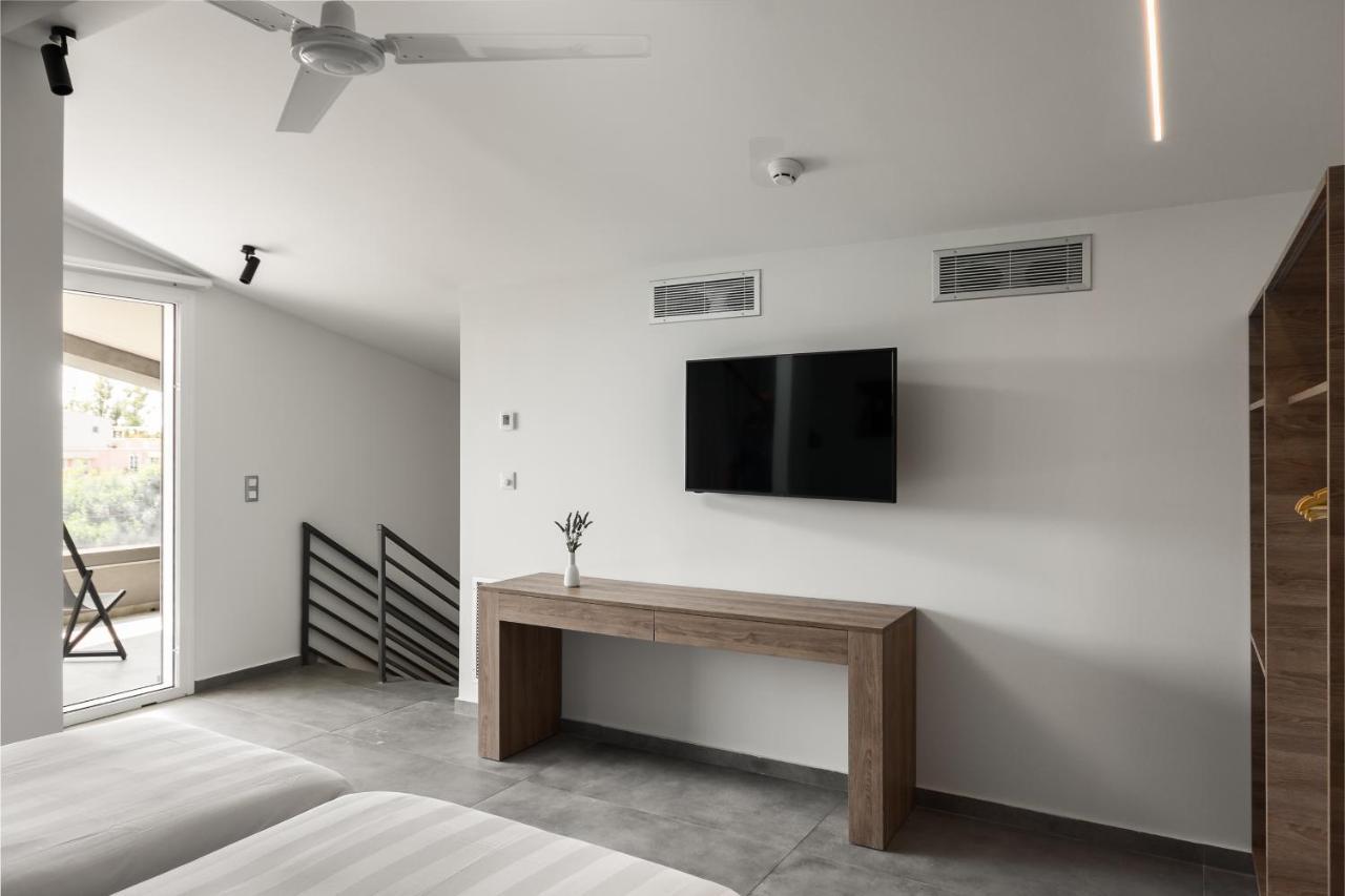 Acharavi Beach Hotel エクステリア 写真