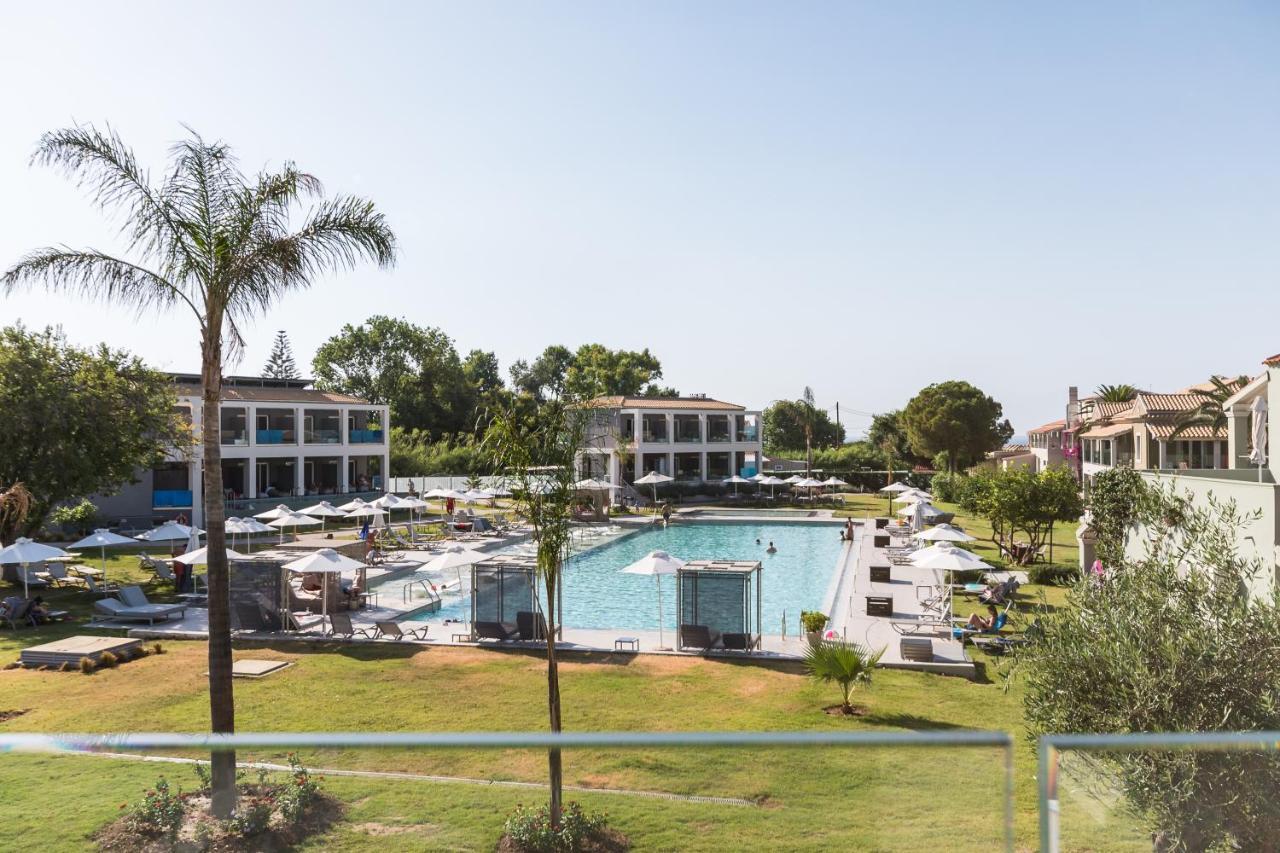 Acharavi Beach Hotel エクステリア 写真
